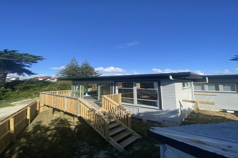 Photo of property in 31 View Road, Titahi Bay, Porirua, 5022