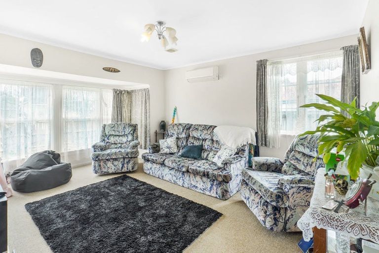 Photo of property in 24 Paul Crescent, Fairfield, Hamilton, 3214