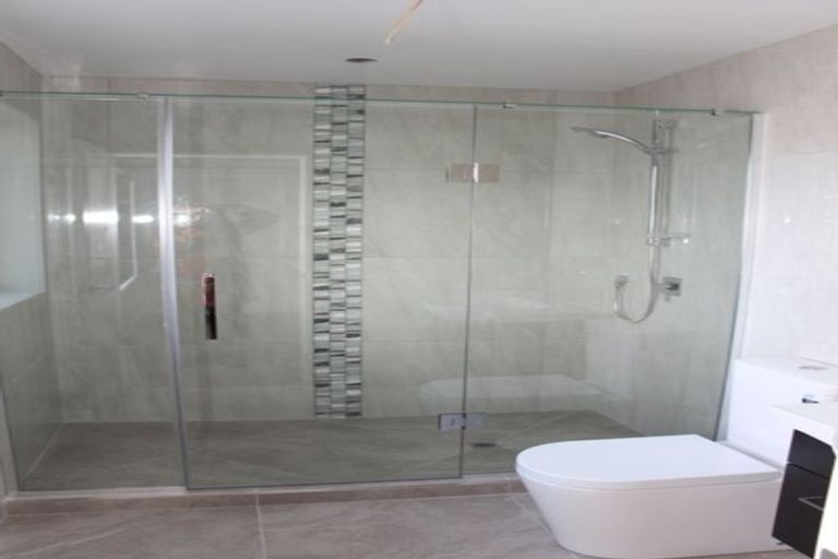 Photo of property in 15c Glendhu Road, Bayview, Auckland, 0629