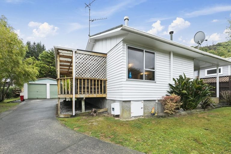 Photo of property in 31 Mcgowan Road, Wainuiomata, Lower Hutt, 5014