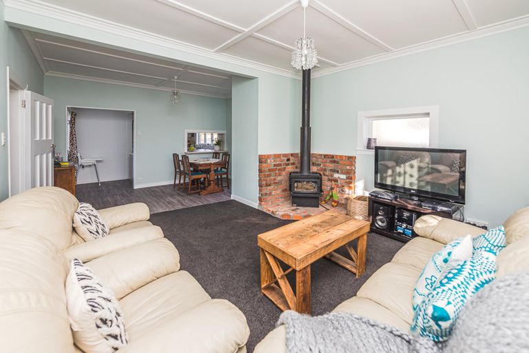Photo of property in 2 Moore Avenue, Tawhero, Whanganui, 4501