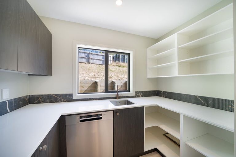 Photo of property in 5 Swinton Place, Churton Park, 6037