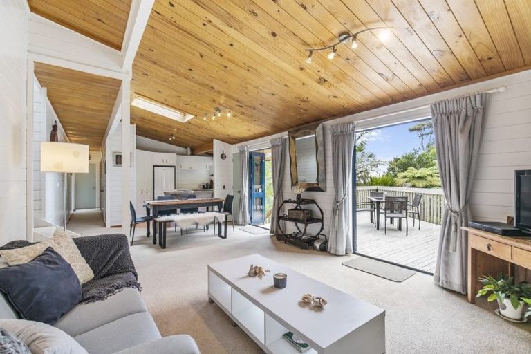 Photo of property in 98 Hadfield Street, Beach Haven, Auckland, 0626