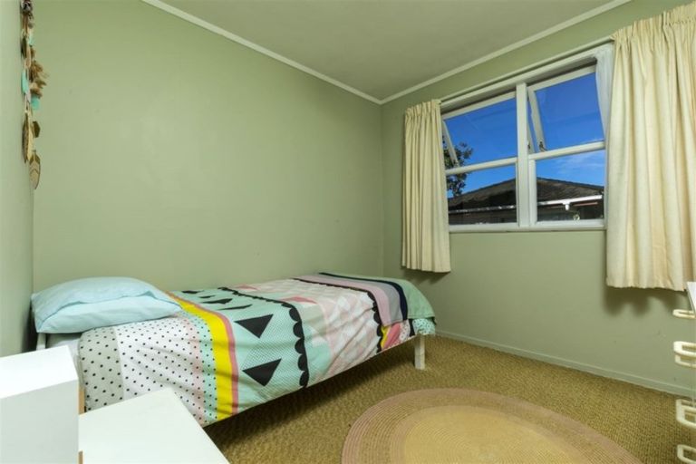 Photo of property in 84 Universal Drive, Henderson, Auckland, 0610