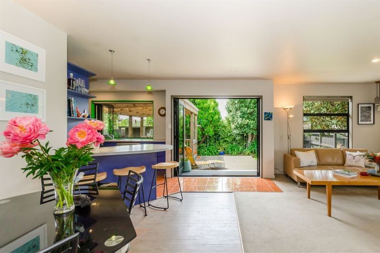 Photo of property in 26 Eruini Street, Waikanae Beach, Waikanae, 5036