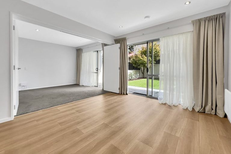 Photo of property in 3a/71 Spencer Road, Oteha, Auckland, 0632