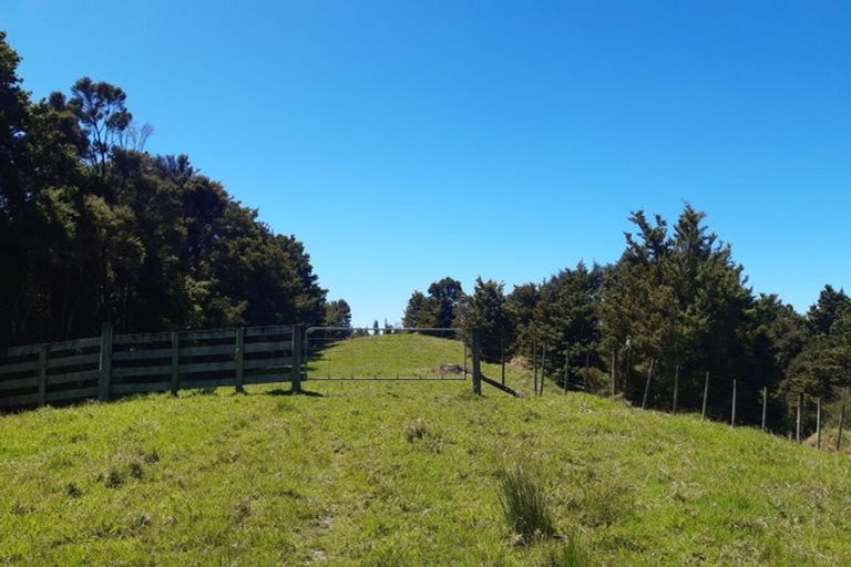 Photo of property in 1108 Pataua Road North, Pataua North, 0175
