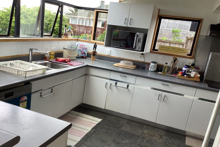 Photo of property in 2/92 Verran Road, Birkdale, Auckland, 0626