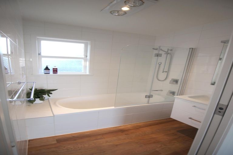 Photo of property in 1/154 Manuroa Road, Takanini, 2112