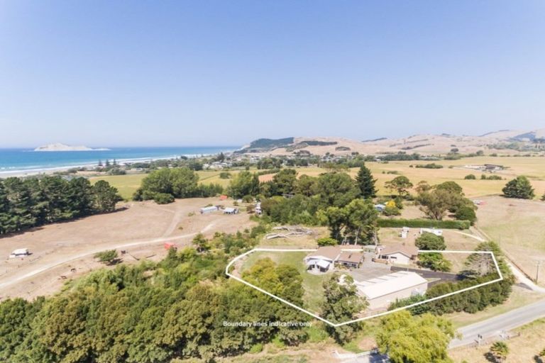 Photo of property in 2195 Waimarama Road, Waimarama, Havelock North, 4294