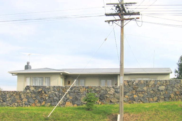 Photo of property in 1a/150 Don Buck Road, Massey, Auckland, 0614