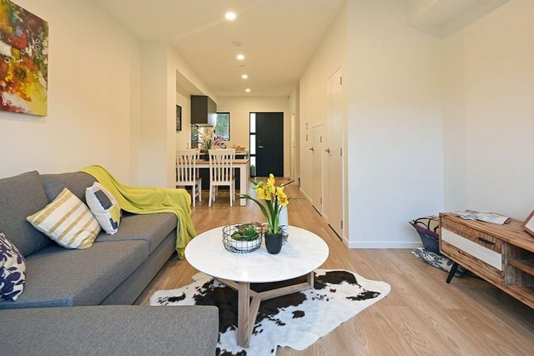 Photo of property in 11 Waru Lane, Te Atatu Peninsula, Auckland, 0610
