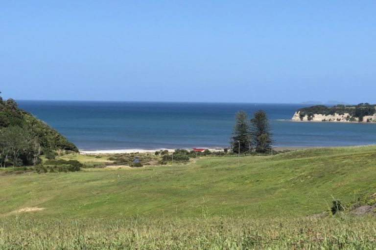 Photo of property in 2 Taha Puke Road, Okura Bush, Silverdale, 0794