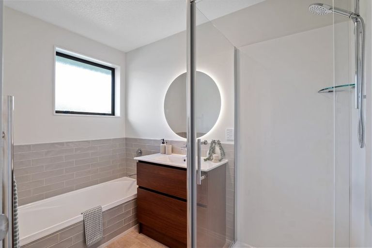 Photo of property in 2 Saskia Lane, Somerfield, Christchurch, 8024