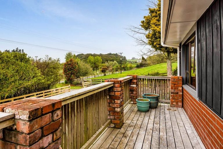 Photo of property in 8 Clearview Road, Lepperton, New Plymouth, 4373
