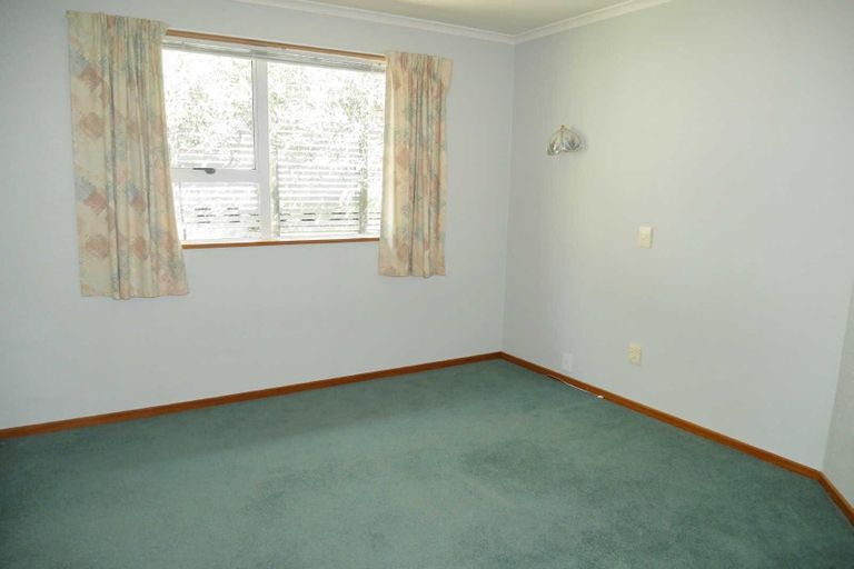 Photo of property in 1/98 Moncks Spur Road, Redcliffs, Christchurch, 8081