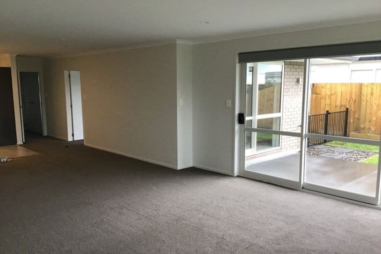 Photo of property in 8 Naeo Close, Papamoa Beach, Papamoa, 3118