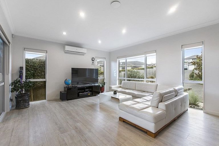 Photo of property in 15 Steamer Road, Silverdale, 0932