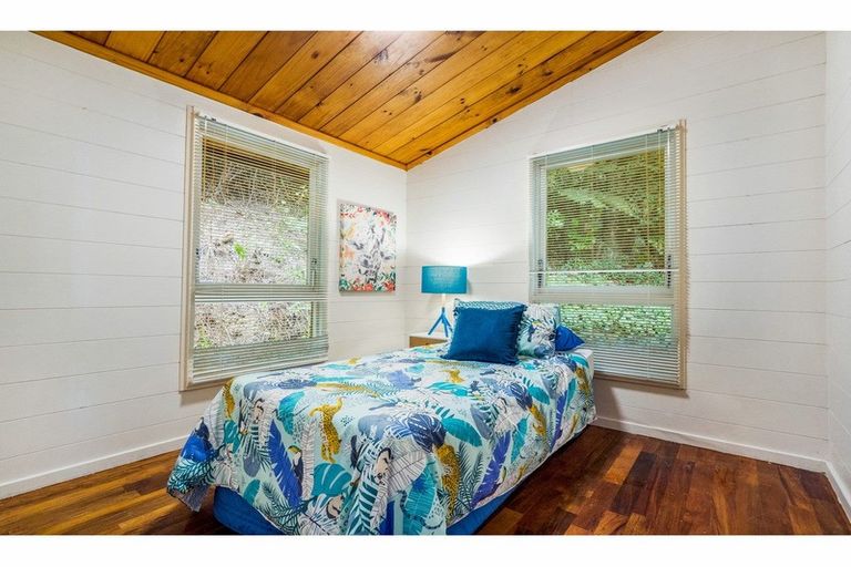 Photo of property in 230 Atkinson Road, Titirangi, Auckland, 0604