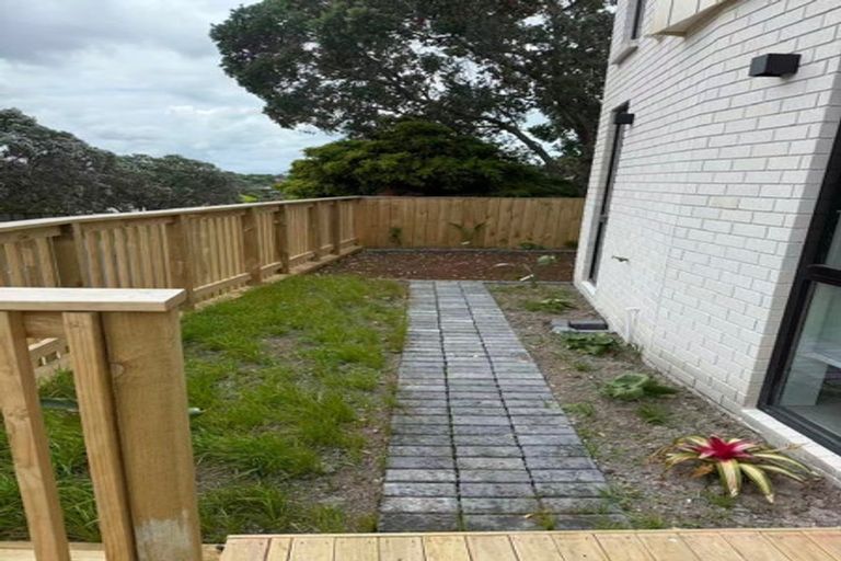 Photo of property in 4 Chatsworth Crescent, Pakuranga Heights, Auckland, 2010