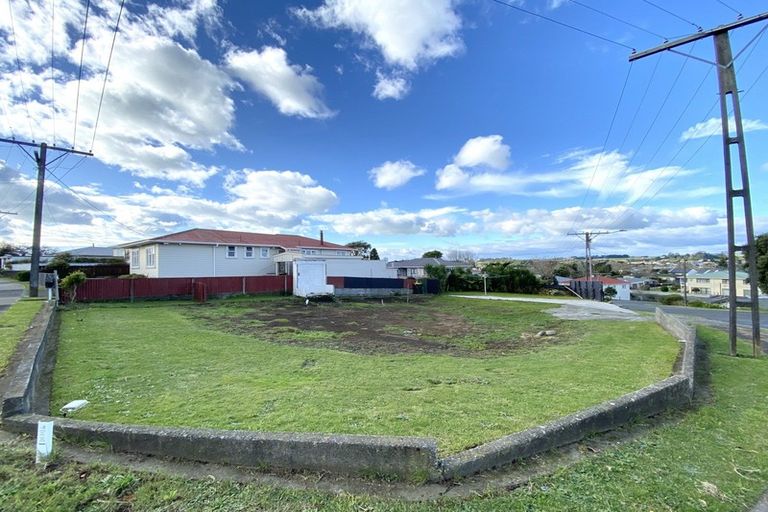 Photo of property in 12a-b Hughson Street, Waitara, 4320