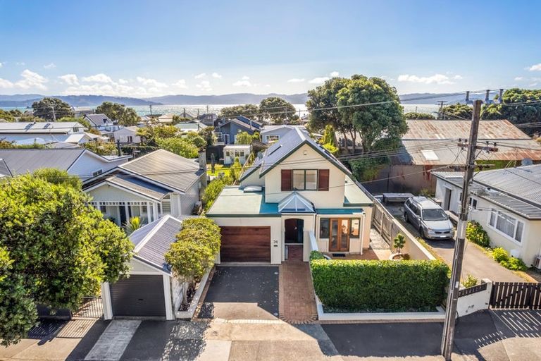Photo of property in 34 Oroua Street, Eastbourne, Lower Hutt, 5013