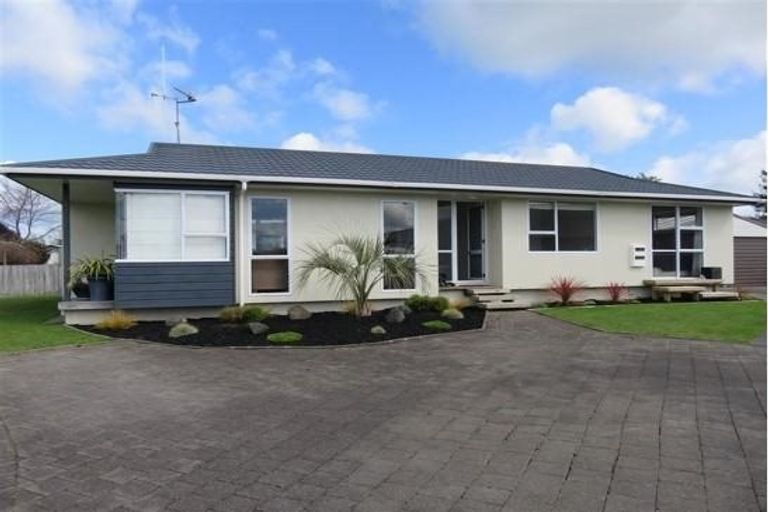 Photo of property in 67 Sandwich Road, St Andrews, Hamilton, 3200