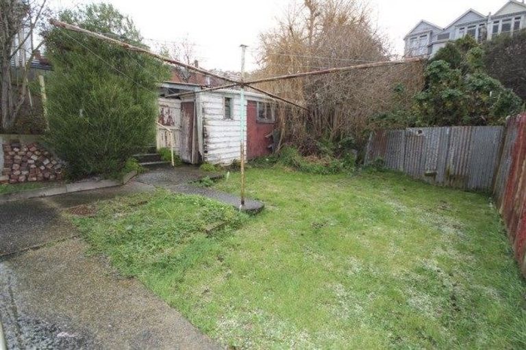 Photo of property in 16 Peter Street, Caversham, Dunedin, 9012