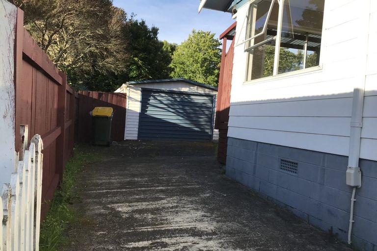 Photo of property in 4 Osman Street, Glen Eden, Auckland, 0602