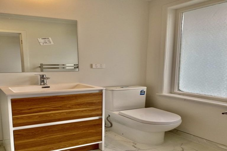 Photo of property in 48 The Avenue, Albany, Auckland, 0632