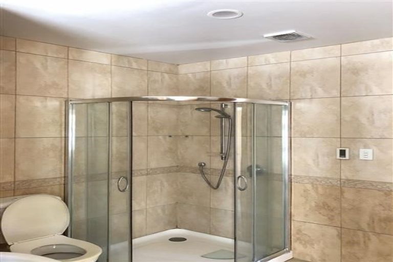 Photo of property in 2/3 Rae Road, Campbells Bay, Auckland, 0620