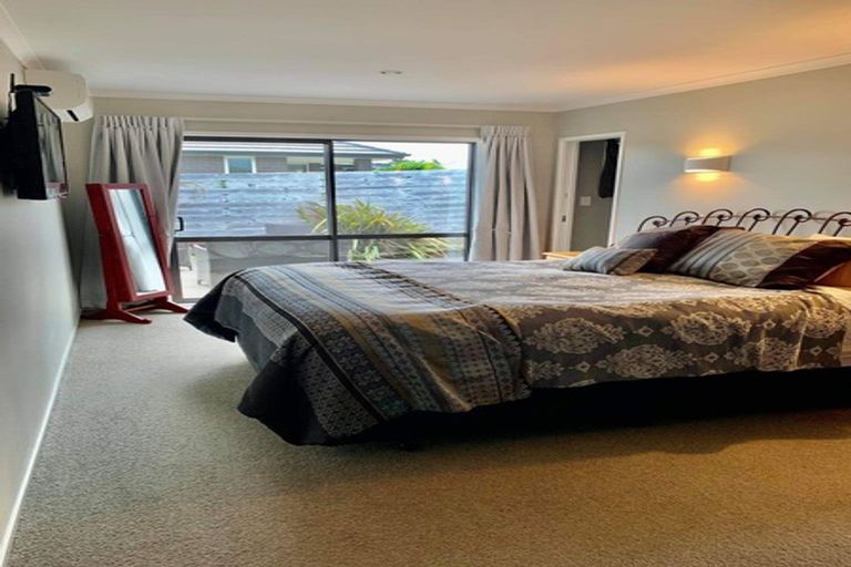 Photo of property in 41 Harbour Crest Drive, Waiuku, 2123