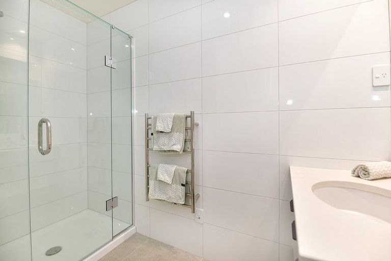 Photo of property in 114 Ormonde Drive, Silverdale, 0932