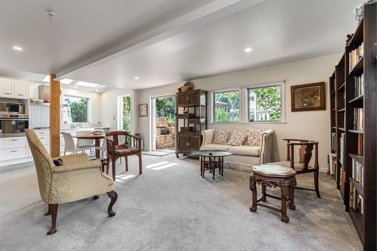 Photo of property in 71 Vauxhall Road, Devonport, Auckland, 0624