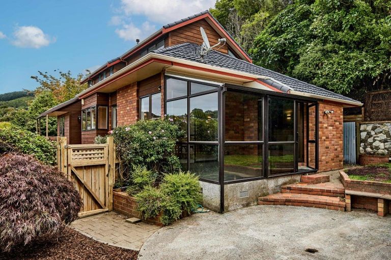 Photo of property in 123 Oriel Avenue, Tawa, Wellington, 5028