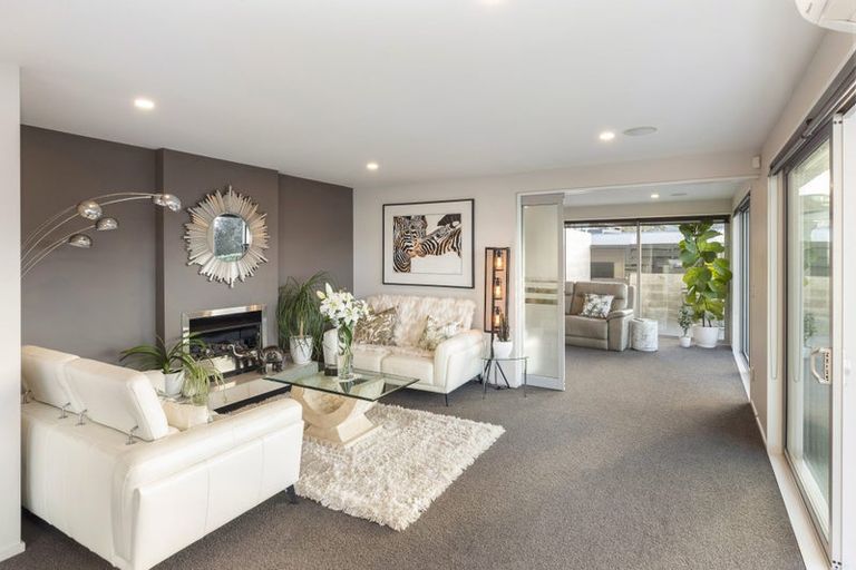 Photo of property in 5 Peregrine Close, Mount Pleasant, Christchurch, 8081