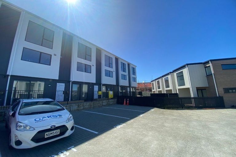 Photo of property in 1 Tima Lane, Mangere Bridge, Auckland, 2022