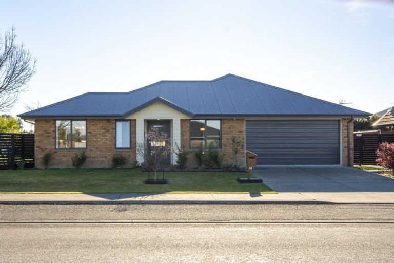 Photo of property in 58 Acacia Avenue, Rangiora, 7400