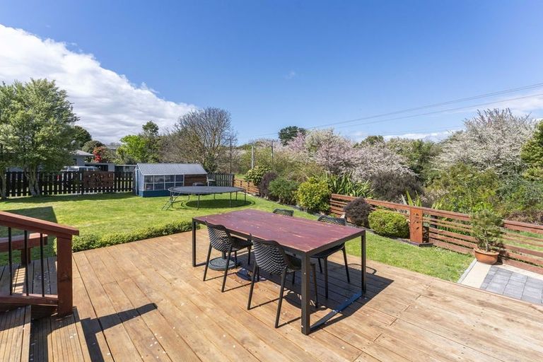 Photo of property in 14 Kempton Place, Richmond Heights, Taupo, 3330