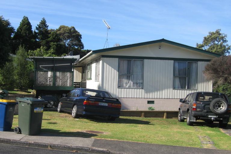 Photo of property in 9 Agincourt Street, Glenfield, Auckland, 0629