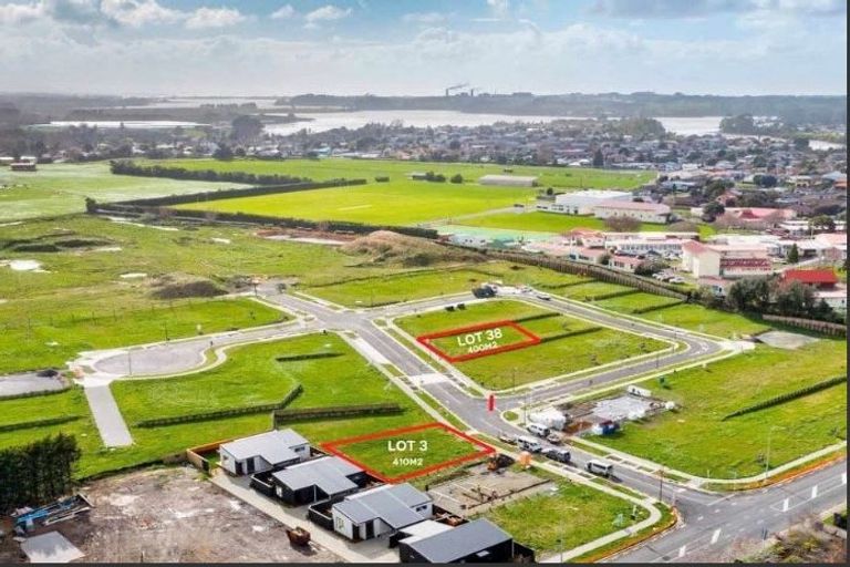 Photo of property in 6 Te Paahi Avenue, Waiuku, 2123