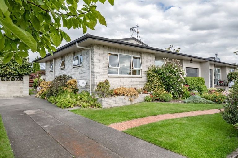 Photo of property in 1/90 Napier Road, Havelock North, 4130