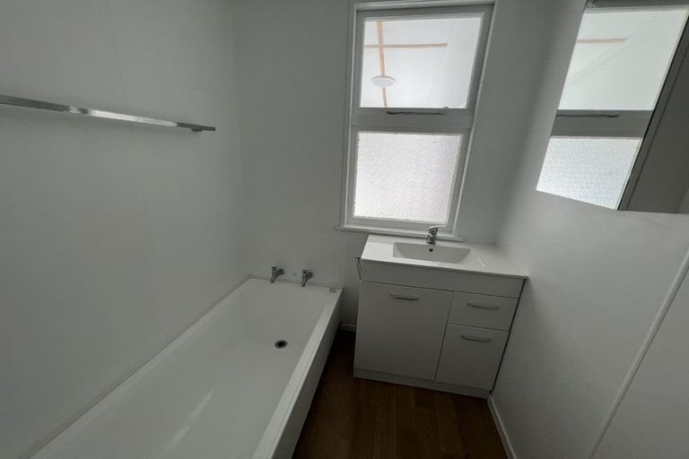 Photo of property in 9 Chelwood Street, Takaro, Palmerston North, 4412