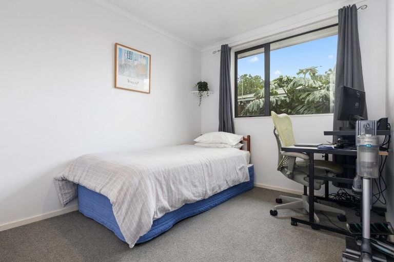 Photo of property in 20 Kayes Road, Pukekohe, 2120