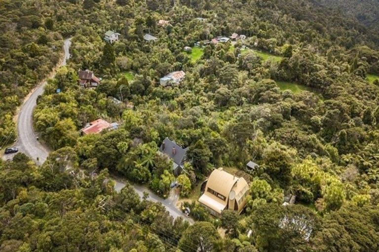 Photo of property in 81 Anawhata Road, Anawhata, New Lynn, 0772