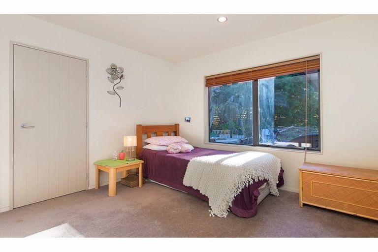 Photo of property in 14 Springvale Road, Waiuku, 2123