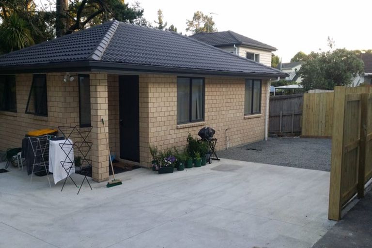 Photo of property in 12 Regency Place, Sunnynook, Auckland, 0632