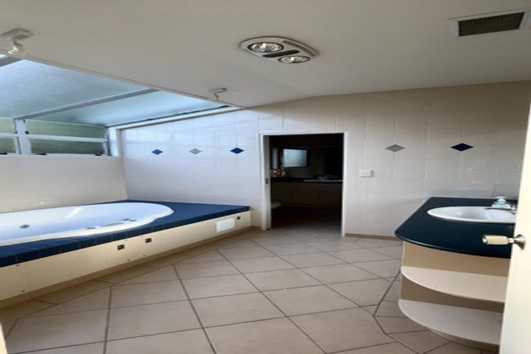 Photo of property in 29 Glenelg Road, Red Beach, 0932