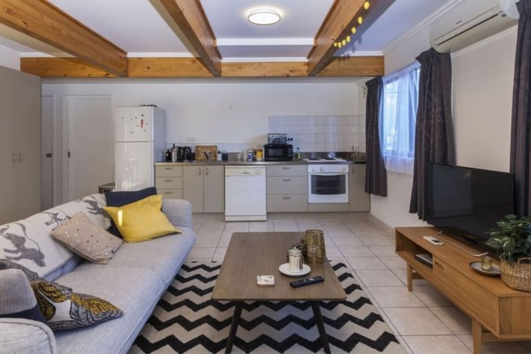 Photo of property in 75 Mandeville Street, Riccarton, Christchurch, 8011