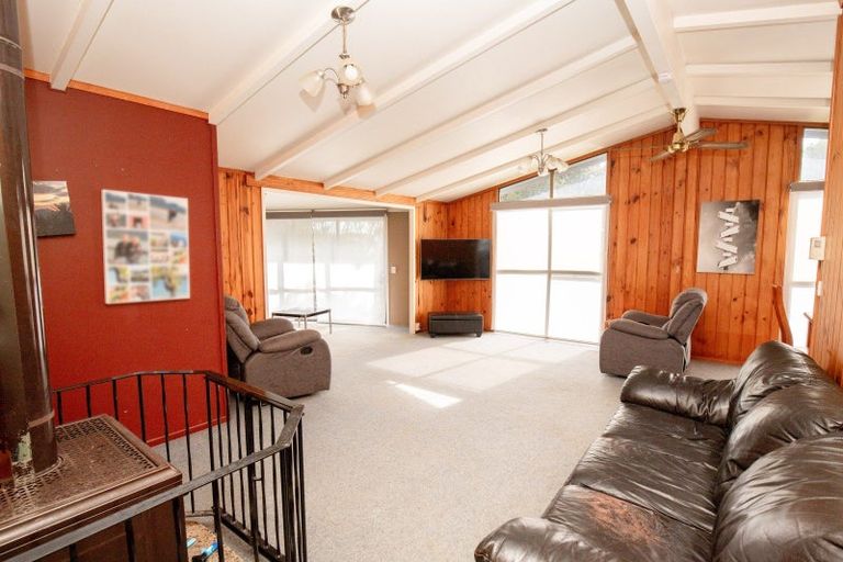 Photo of property in 19 Mahana Road, Ngatea, 3503